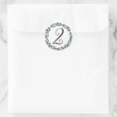 Nummer 2 Twee Monogram Minimalistische Botanische  Ronde Sticker (Tas)