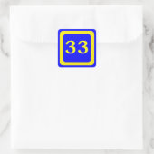 Nummer 33, blauwe achtergrond, geel lijst vierkante sticker (Tas)