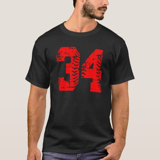 Nummer 34 Rode kerstgroep Matching Christmas Birth T-shirt (Voorkant)