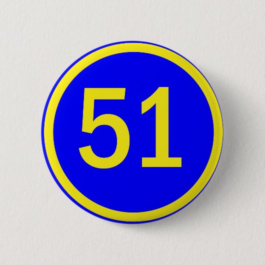 Nummer 51, in een cirkel ronde button 5,7 cm (Voorkant)