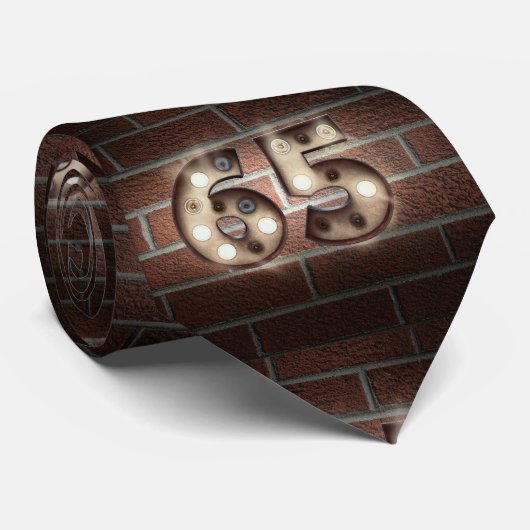 nummer 65 in selectiekader op baksteen stropdas (Opgerold)