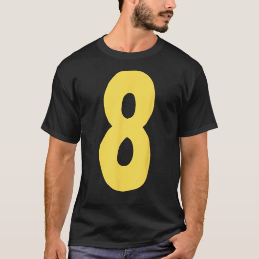 Nummer 8 groot en vet in geel t-shirt (Voorkant)