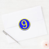 Nummer 9 in een cirkel, blauwe achtergrond ronde sticker (Envelop)