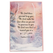 Nummers 6 Heer zegene u Bijbel vers winter sneeuw Medium Cadeauzakje (Voorkant)