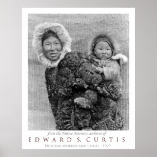 Nunivak Vrouw die kind vervoert Poster