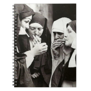 Nuns Roken  fotografie Notitieboek