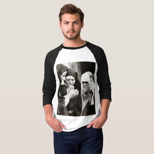 Nuns Vintage roken Foto T-shirt (Voorkant volledig)