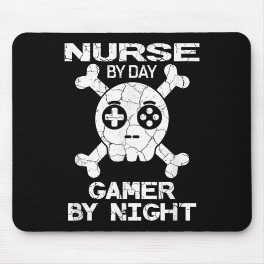 Nurse By Day Gamer By Night - Gaming Quote  Muismat (Voorkant)