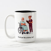 Nurse Dealing With Self Entitled Elderly Patient  Tweekleurige Koffiemok (Links)