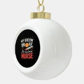 Nurse Funny Halloween Nursing Essential T-shirt Keramische Bal Ornament (Rechts)