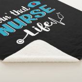 Nurse Gift | Living That Nurse Life Sherpa Deken (3/4)