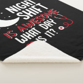 Nurse Gift | Night Shift Is Awesome Sherpa Deken (3/4)