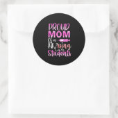 Nurse Gift | Proud Mom Of A Nursing Ronde Sticker (Tas)