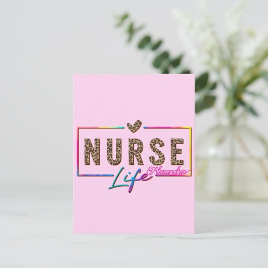 "Nurse Life" in elegante regenboogkleuren Briefkaart (Staand voorkant)