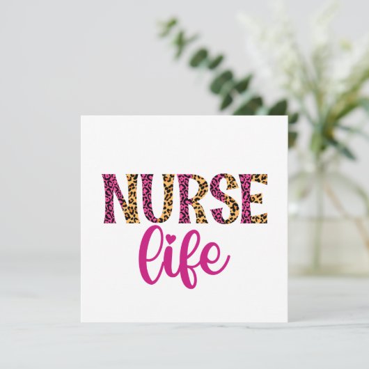 Nurse Life - roze en luipaardprint (Staand voorkant)