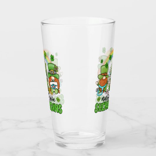 Nurse Love Shenanigans St. Patrick's Glas (Links)