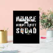Nurse Night Shift Halloween Squad Classic T-shirt Acryl Bord (Huwelijk)