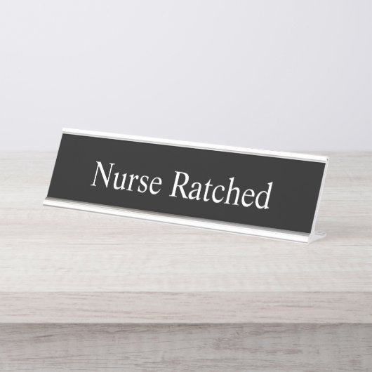Nurse Ratched Bureau Naambordje (Voorkant)