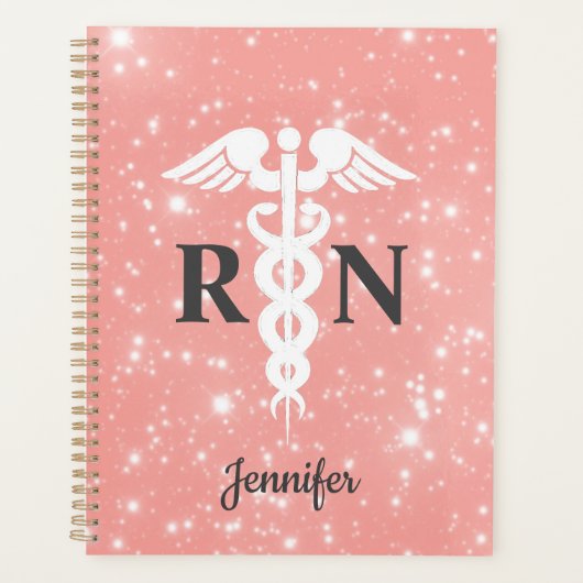 Nurse RN Caduceus Blush Pink Gepersonaliseerde naa Planner (Voorkant)