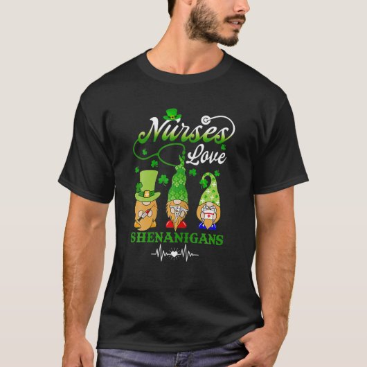 Nurses Love Shenanigans, Funny Gnomes St. Patrick' T-shirt (Voorkant)