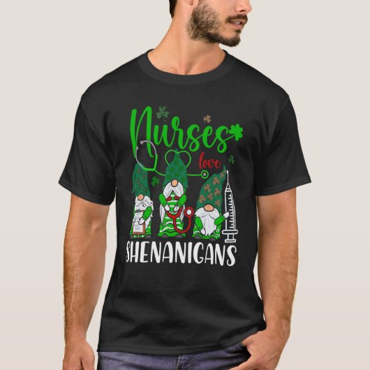 Nurses Love Shenanigans Gnomes Nurse St Patricks D T-shirt (Voorkant)