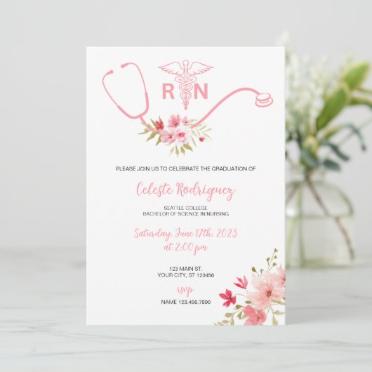 Nurzing Afstuderen Uitnodiging Roze Bloemen (Staand voorkant)