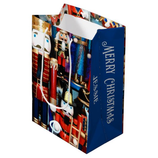 Nutcracker Persoonlijke naam Super Cute Medium Cadeauzakje (Voorkant Gekanteld)