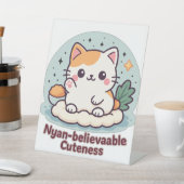 Nyan-believable Cuteness – Schattigee Kawaii Cat Reclamebord Met Voetstuk (Insitu)