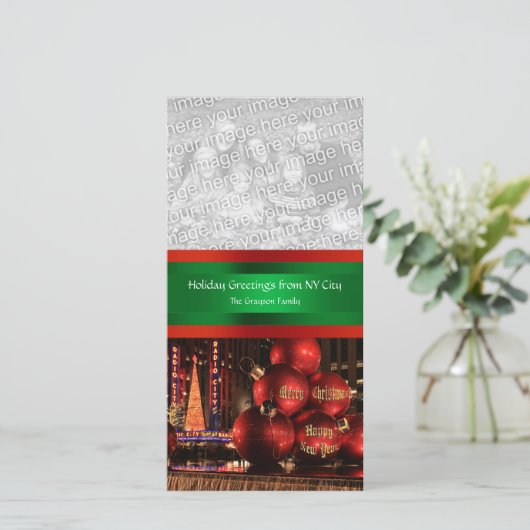 NYC Christmas Giant Ornament Display, uw foto Feestdagenkaart (Staand voorkant)