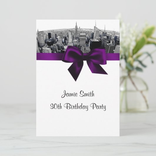 NYC Etched Fisheye Skyline BW Paarse Verjaardag Kaart (Staand voorkant)