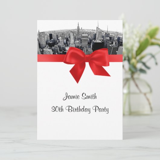 NYC Etched Fisheye Skyline BW Rode Verjaardag Kaart (Staand voorkant)