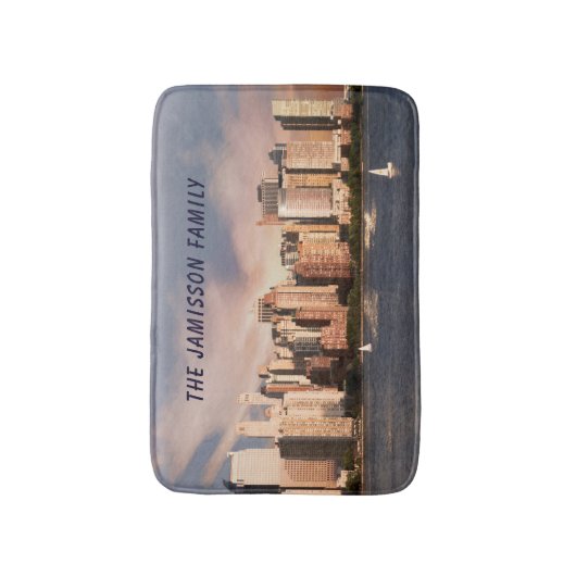 NYC Lower Manhattan Skyline with Personalized Name Badmat (Voorkant Verticaal)