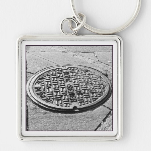 NYC Manhole Hoesje Premium Sleutelhanger (Voorkant)