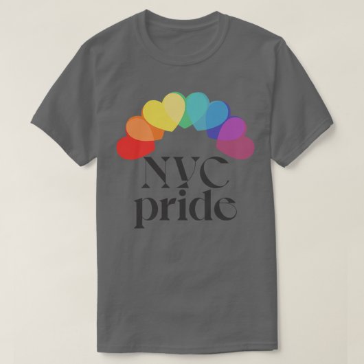 NYC Pride Typografische Rainbow Heart Design T-shirt (Design voorkant)