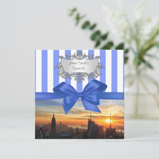 NYC Skyline bij Sunset Sweet 16 Party uitnodiging (Staand voorkant)