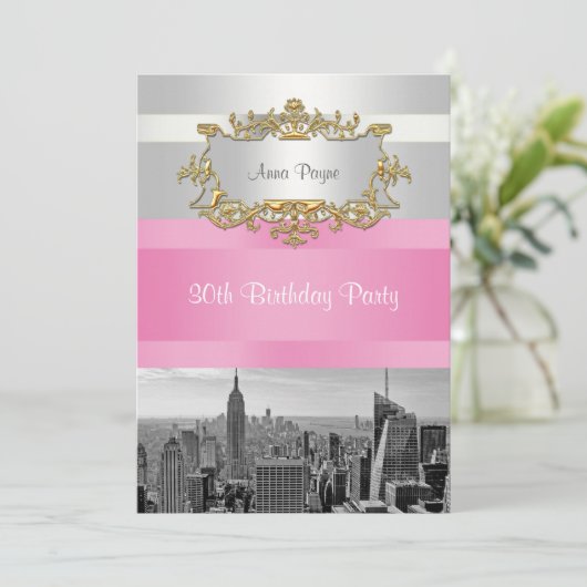 NYC Skyline BW 05 Witte, Roze Verjaardag Uitnodige Kaart (Staand voorkant)