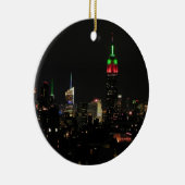 NYC Skyline: EMP ST gebouw Xmas kleuren Keramisch Ornament (Rechts)
