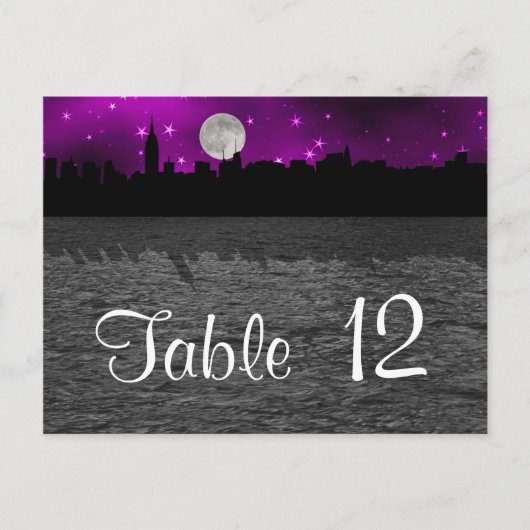 NYC skyline silhouet maan Paarse tafel nummer Briefkaart (Voorkant)