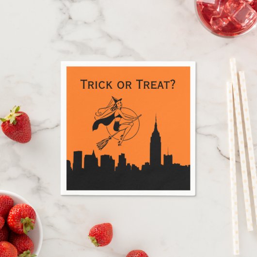 NYC Skyline Silhouette Halloween Cheeky Witch Servetten (Insitu)