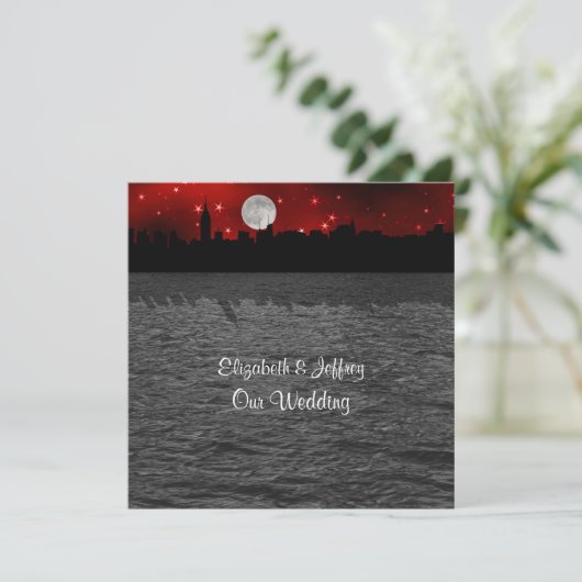 NYC Skyline Silhouette Moon Red Wedding SQ Kaart (Staand voorkant)