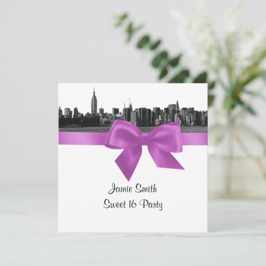 NYC Wide Skyline Etch BW Lila Sweet Sixteen SQ Kaart (Staand voorkant)