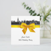 NYC Wide Skyline Etch BW Yellow Birthday Pty SQ Kaart (Staand voorkant)
