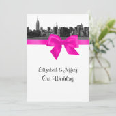 NYC Wide Skyline Etched BW Hot Pink Weddenschap Kaart (Staand voorkant)