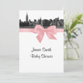 NYC Wide Skyline Etched BW Roze Baby shower Kaart (Staand voorkant)