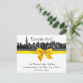 NYC Wide Skyline Etched BW Yellow Save the Date Aankondigingskaart (Staand voorkant)