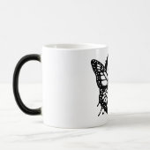 O Alphabet black butterfly Magische Mok (Links)