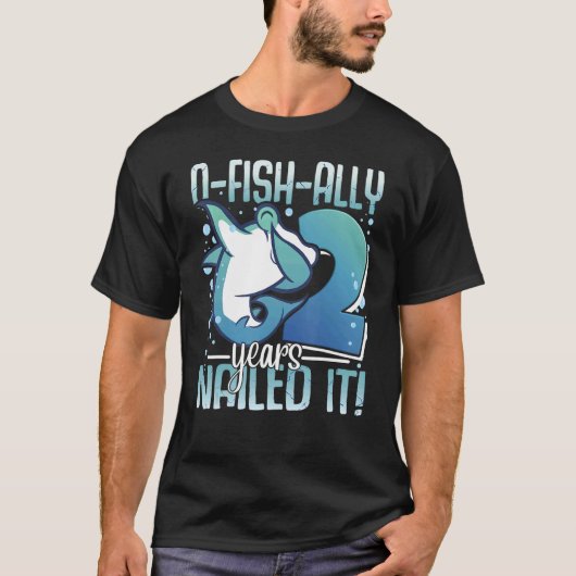 O-Fish-Ally 2 jaar oude haai 2e verjaardag jongen  T-shirt (Voorkant)