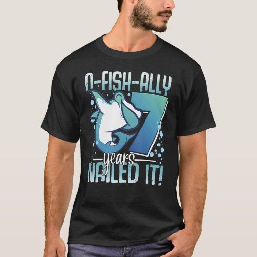 O-Fish-Ally 7 jaar oude haai 7e verjaardag jongen  T-shirt (Voorkant)