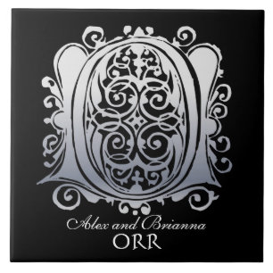 O Monogram "Silver Lace on Black" met Names-Tegel Tegeltje