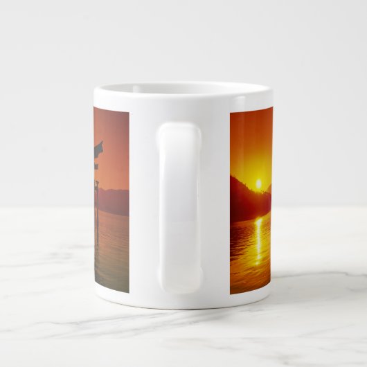 O-Torii Gate, Itsukushima shrine, Miyajima Grote Koffiekop (Achterkant)